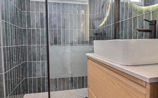 Appartement à vendre    3 pièces • 65 m2 Marseille 8