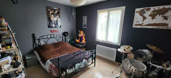 Maison de plain-pied, 130 m² habitables, Terrain 4 300 m²
