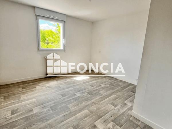 Location Maison 6 pièces 118 m² - 5 RUE DU JARDIN DES COURBES Sable Sur Sarthe 72300