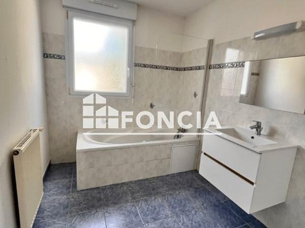 Location Maison 6 pièces 118 m² - 5 RUE DU JARDIN DES COURBES Sable Sur Sarthe 72300