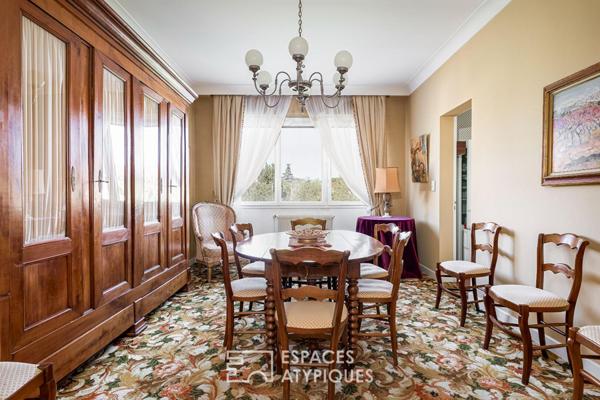 Grande villa cossue avec jardin quartier résidentiel prisé