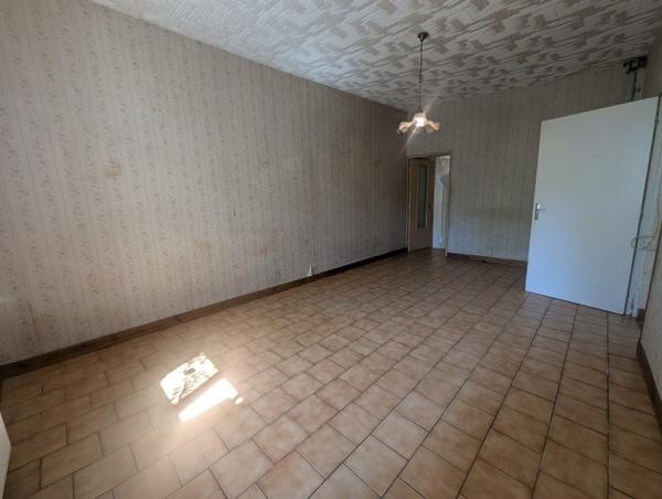 Maison à vendre 119 460 € La Ville-aux-Dames 3 p 55 m² DPE F
