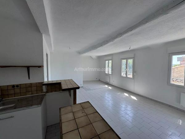 Vente                                                      Appartement
                        
                     2 pièces                      46 m2                     à Sainte-Tulle