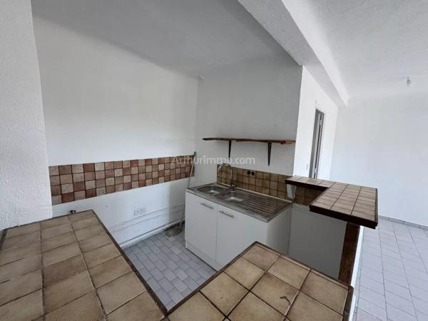 Vente                                                      Appartement
                        
                     2 pièces                      46 m2                     à Sainte-Tulle