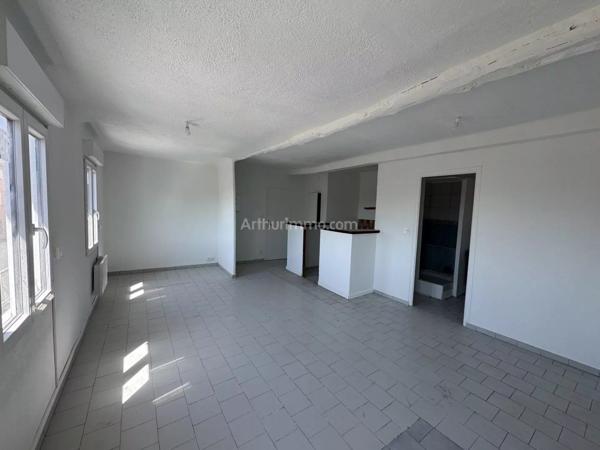 Vente                                                      Appartement
                        
                     2 pièces                      46 m2                     à Sainte-Tulle