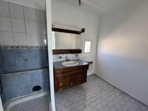 Vente                                                      Appartement
                        
                     2 pièces                      46 m2                     à Sainte-Tulle