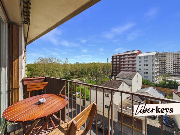 DERNIER ÉTAGE – 3 PIÈCES LUMINEUX AVEC BALCON