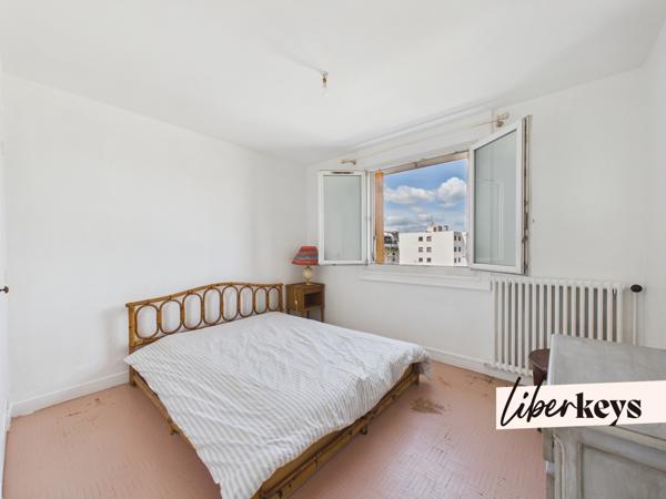 DERNIER ÉTAGE – 3 PIÈCES LUMINEUX AVEC BALCON