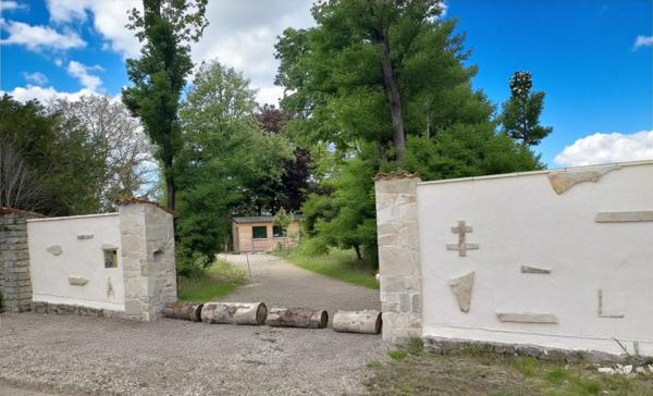 Terrain à vendre proche VEZELISE (54) TERRAIN à bâtir de 1072 m2 avec ATELIER et TERRASSE COUVERTE