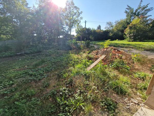 Terrain à vendre proche VEZELISE (54) TERRAIN à bâtir de 1072 m2 avec ATELIER et TERRASSE COUVERTE