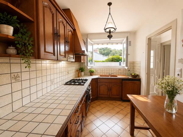 MAISON  BAS CENON A DEUX PAS DU TRAM