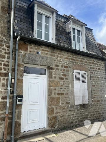 LA FERTE MACE, maison 2ch avec cour