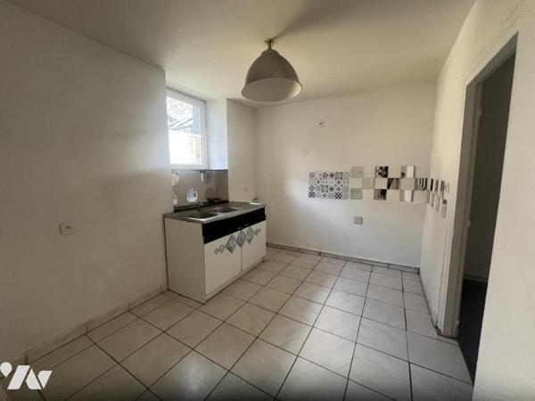 LA FERTE MACE, maison 2ch avec cour