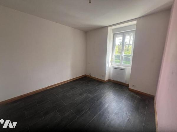 LA FERTE MACE, maison 2ch avec cour