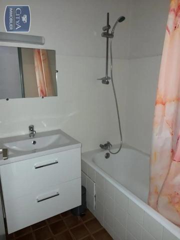 Appartement à louer 2 pièces 37.58m² Poitiers (86000)