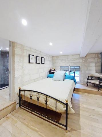 Un bien unique au cœur d’Avignon, pensé pour s’adapter à tous les projets : résidence de charme, investissement ou usage mixte.