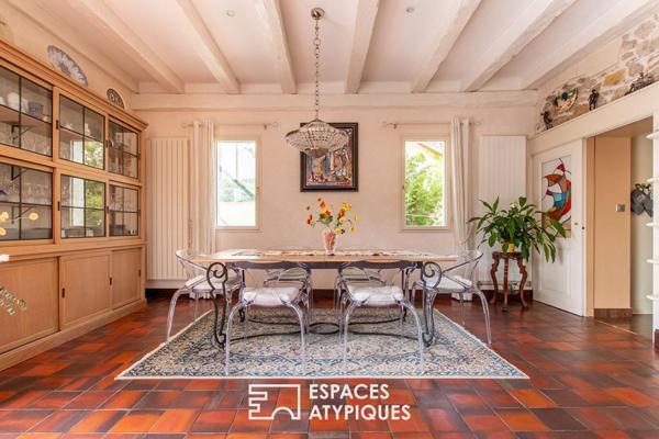 Villa confidentielle avec piscine rooftop et deux garages au coeur d’un quartier prisé