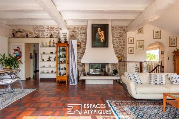 Villa confidentielle avec piscine rooftop et deux garages au coeur d’un quartier prisé