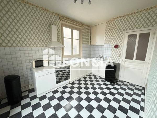 Location Appartement 4 pièces 130 m² - Charleville Mezieres 08000