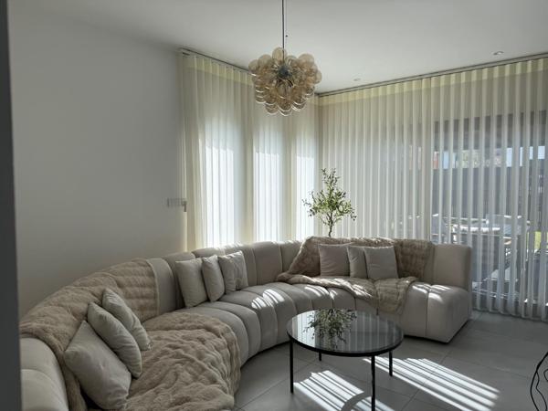 Elégance moderne, volumes généreux et lumière naturelle dans un quartier d'exception