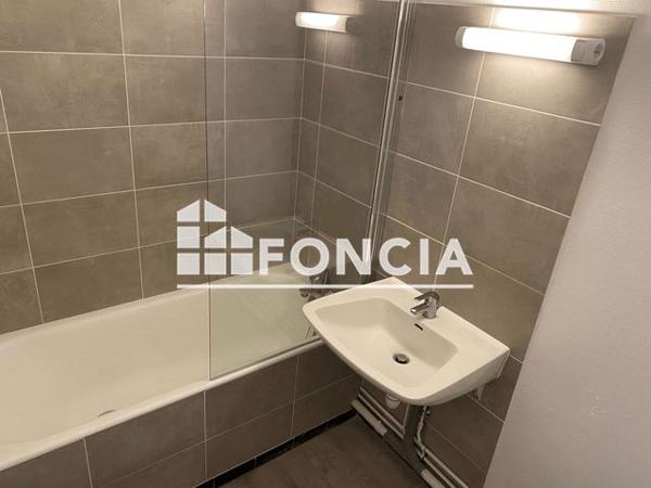 Location Studio 41.7 m² - 10, BOULEVARD BARON DU MARAIS Roanne 42300