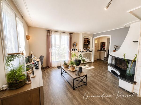 Maison à LA ROMAGNE, 49740 - 10 pièces 174m²