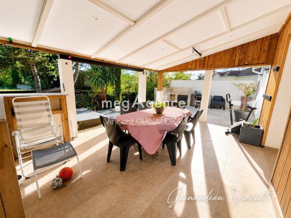 Maison à LA ROMAGNE, 49740 - 10 pièces 174m²