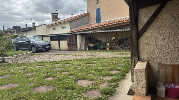 MAISON VILLAGE/4 CHAMBRES/PISCINE