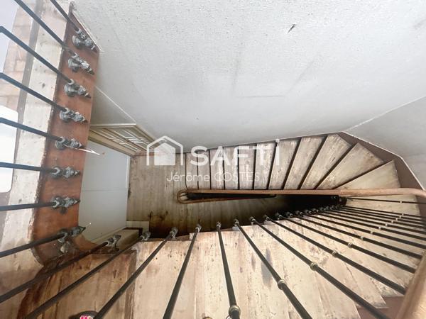 Immeuble d’environ 220m2 composé de 5 appartements