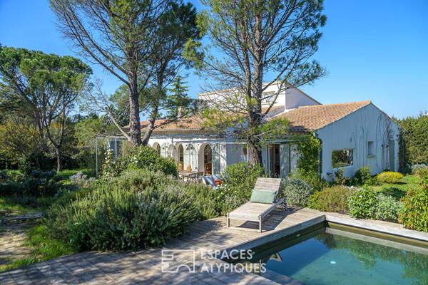 Douceur de vivre, villa singulière au coeur de son jardin méditerranéen avec piscine