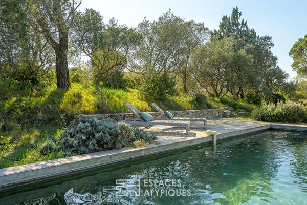 Douceur de vivre, villa singulière au coeur de son jardin méditerranéen avec piscine