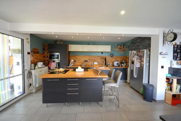 GRESY-SUR-ISERE (73) MAISON Mitoyenne T4 de 136m2 + T2 de 51m2