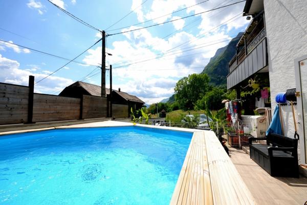 GRESY-SUR-ISERE (73) MAISON Mitoyenne T4 de 136m2 + T2 de 51m2