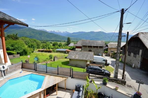 GRESY-SUR-ISERE (73) MAISON Mitoyenne T4 de 136m2 + T2 de 51m2