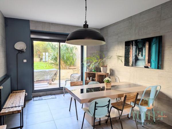 Maison en pierre en centre ville de Marennes + studio loué