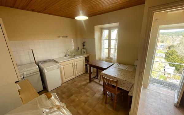 Maison à vendre    2 pièces •  Hures-la-Parade