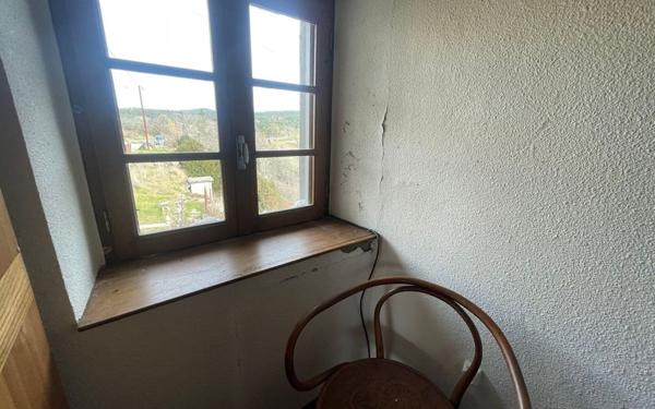 Maison à vendre    2 pièces •  Hures-la-Parade