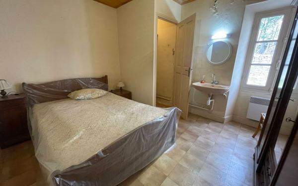 Maison à vendre    2 pièces •  Hures-la-Parade