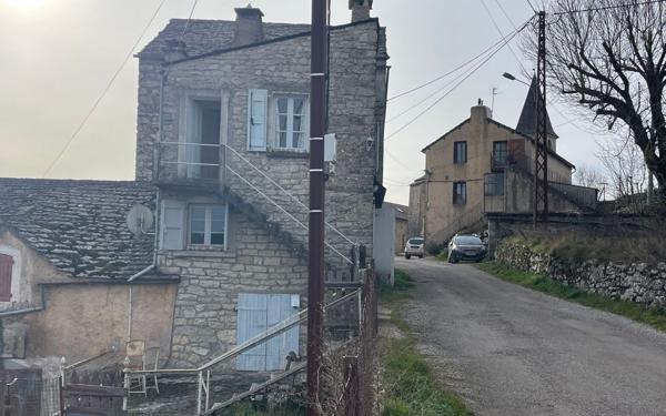 Maison à vendre    2 pièces •  Hures-la-Parade