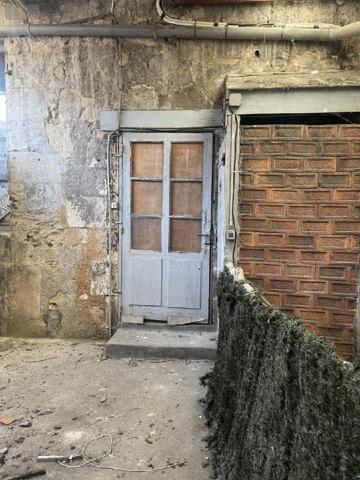 Local mixte (Professionnel/Habitation) à vendre à Ribérac en Dordogne (24600), ref : 077/1632