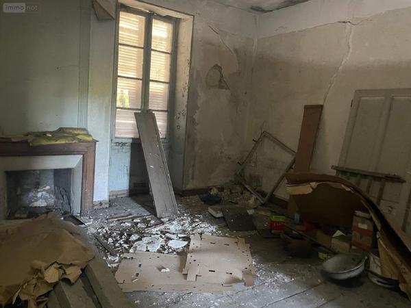 Local mixte (Professionnel/Habitation) à vendre à Ribérac en Dordogne (24600), ref : 077/1632