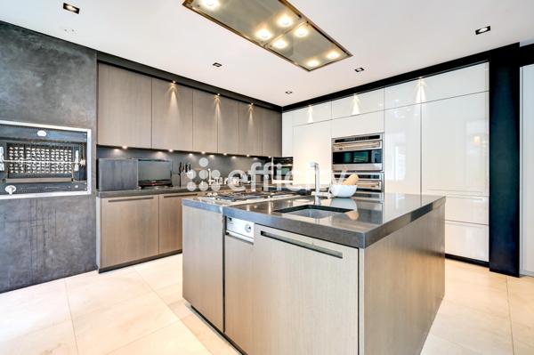 Appartement
         8 pièces
        - 264 m² Bien prestige 1 490 000 € *