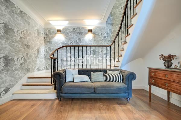 Appartement
         8 pièces
        - 264 m² Bien prestige 1 490 000 € *