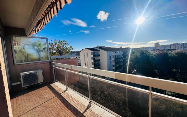 Appartement à vendre    3 pièces • 61,20 m2 Toulon