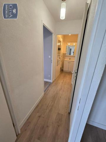 Appartement à louer 3 pièces 51.79m² Vayres (33870)