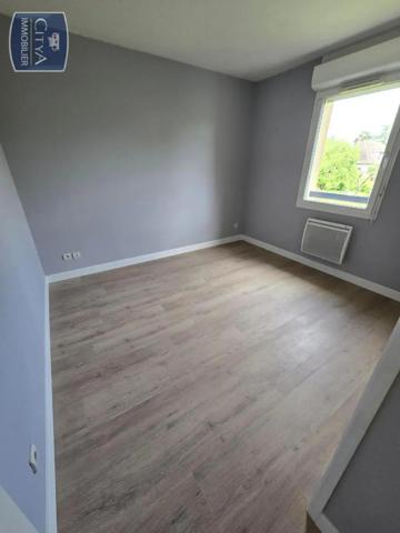 Appartement à louer 3 pièces 51.79m² Vayres (33870)