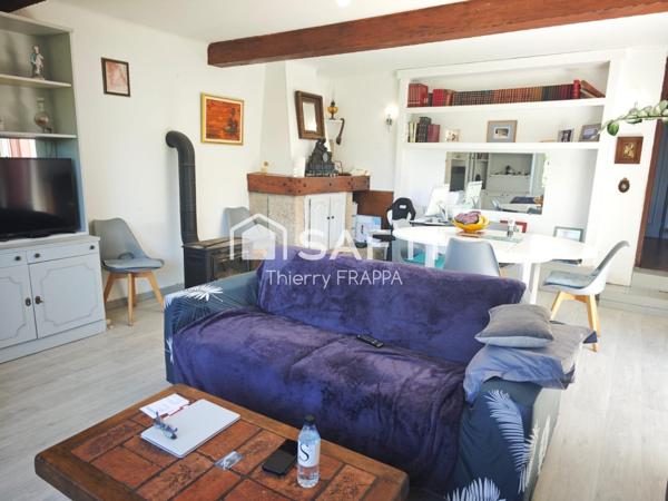 Vue mer, extérieurs et potentiel : une villa singulière