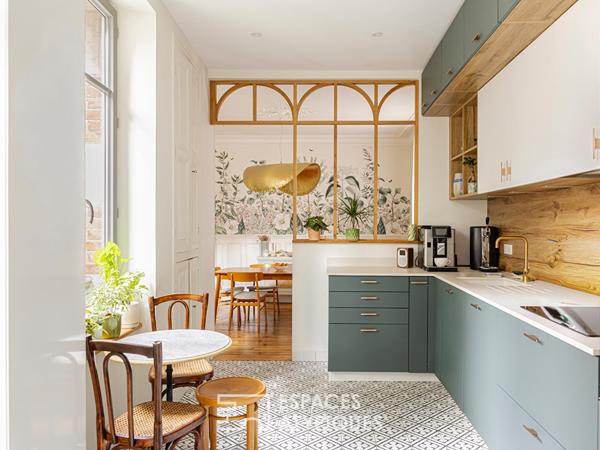 Une maison familiale de charme avec cour-jardin et garage