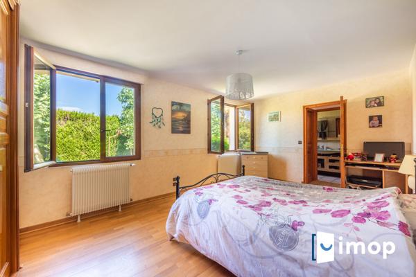 Maison calme avec extérieurs spacieux