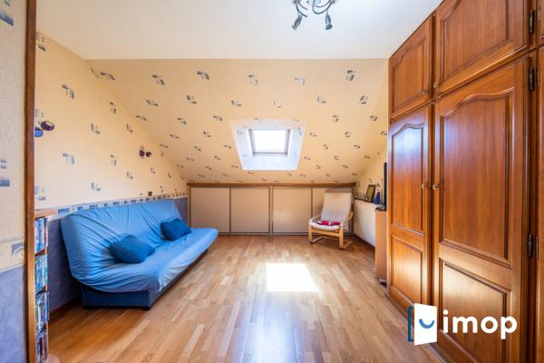 Maison calme avec extérieurs spacieux